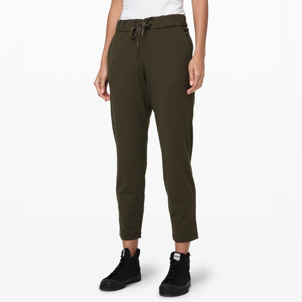 Lululemon On The Fly 7/8 Pants Dark Olive Size 4